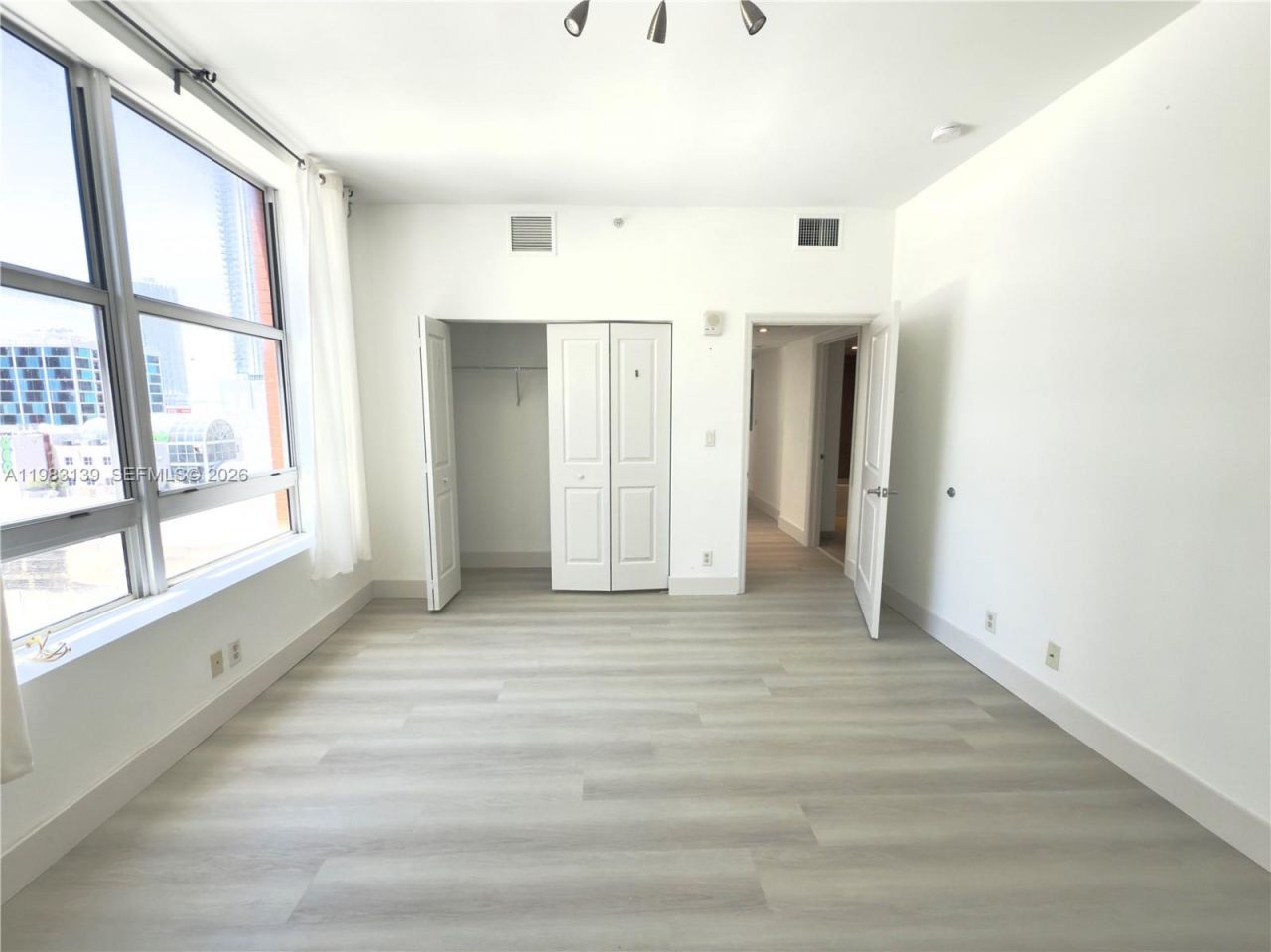 111 E Flagler St , Unit 805, Miami, FL 33131 Photo