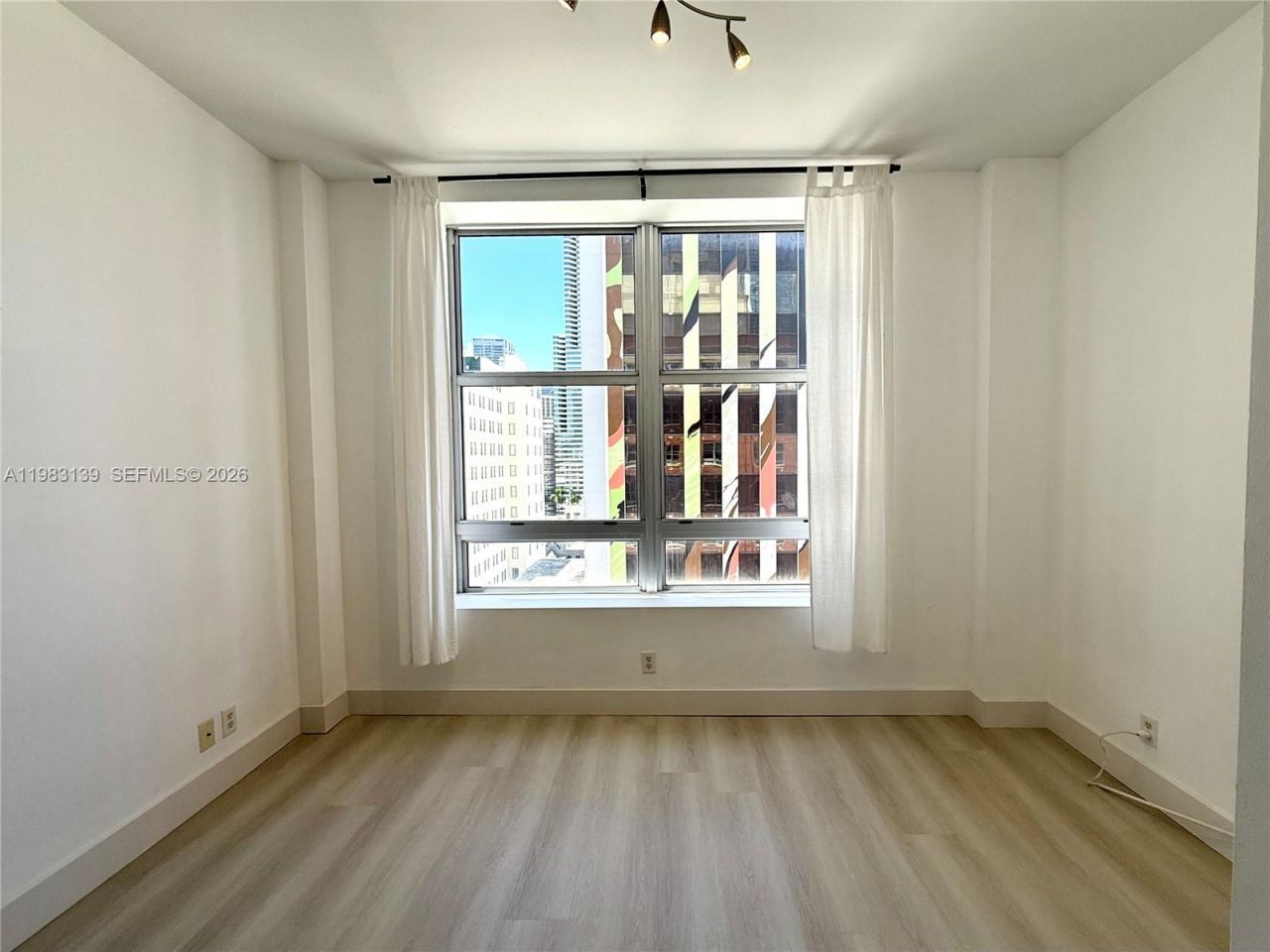 111 E Flagler St , Unit 805, Miami, FL 33131 Photo