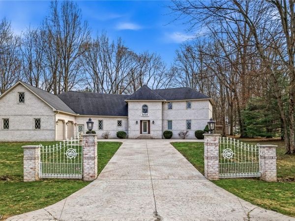 1887 Pearce Circle , Salem, OH 44460