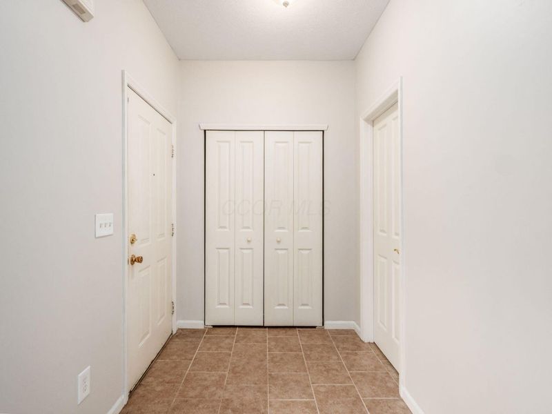 4050 Summerstone Drive, Columbus, OH 43230 Photo 10