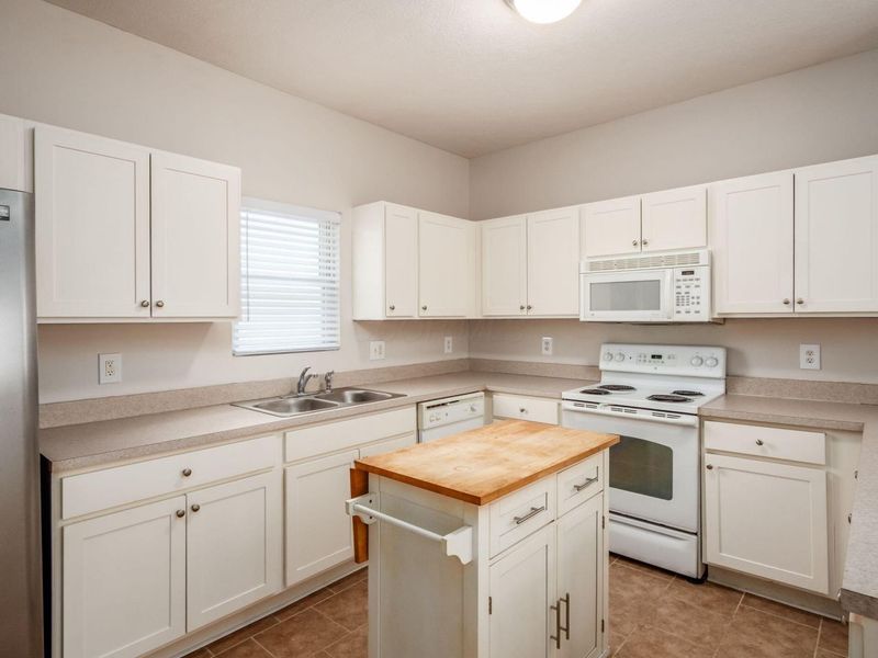 4050 Summerstone Drive, Columbus, OH 43230 Photo 16