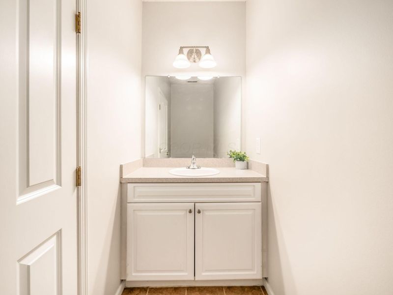 4050 Summerstone Drive, Columbus, OH 43230 Photo 7