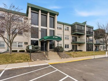 2720 Dale Street N, Unit C114, Roseville, MN 55113