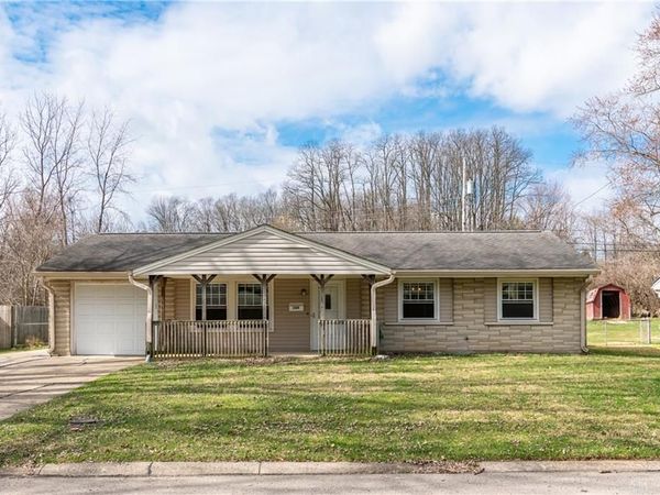 208 Pinegrove Drive, Bellbrook, OH 45305