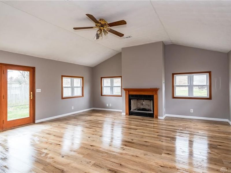 208 Pinegrove Drive, Bellbrook, OH 45305 Photo 10