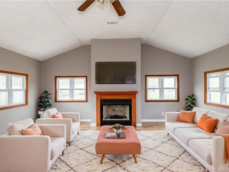 208 Pinegrove Drive, Bellbrook, OH 45305 Photo 12