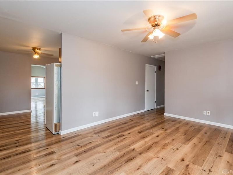 208 Pinegrove Drive, Bellbrook, OH 45305 Photo 5