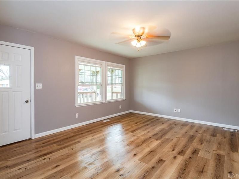 208 Pinegrove Drive, Bellbrook, OH 45305 Photo 6