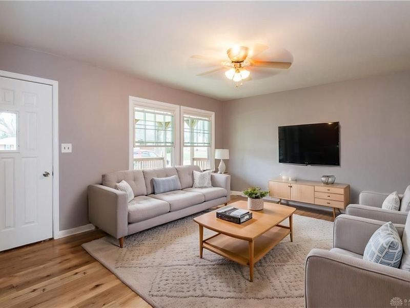 208 Pinegrove Drive, Bellbrook, OH 45305 Photo 7