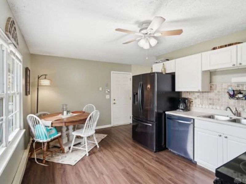 1528 W Meadowbrook Drive, Loveland, OH 45140 Photo 12