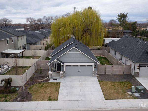 1398 W Woodpine St, Meridian, ID 83646