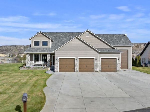 324 Clear Lake Ln, Buhl, ID 83316