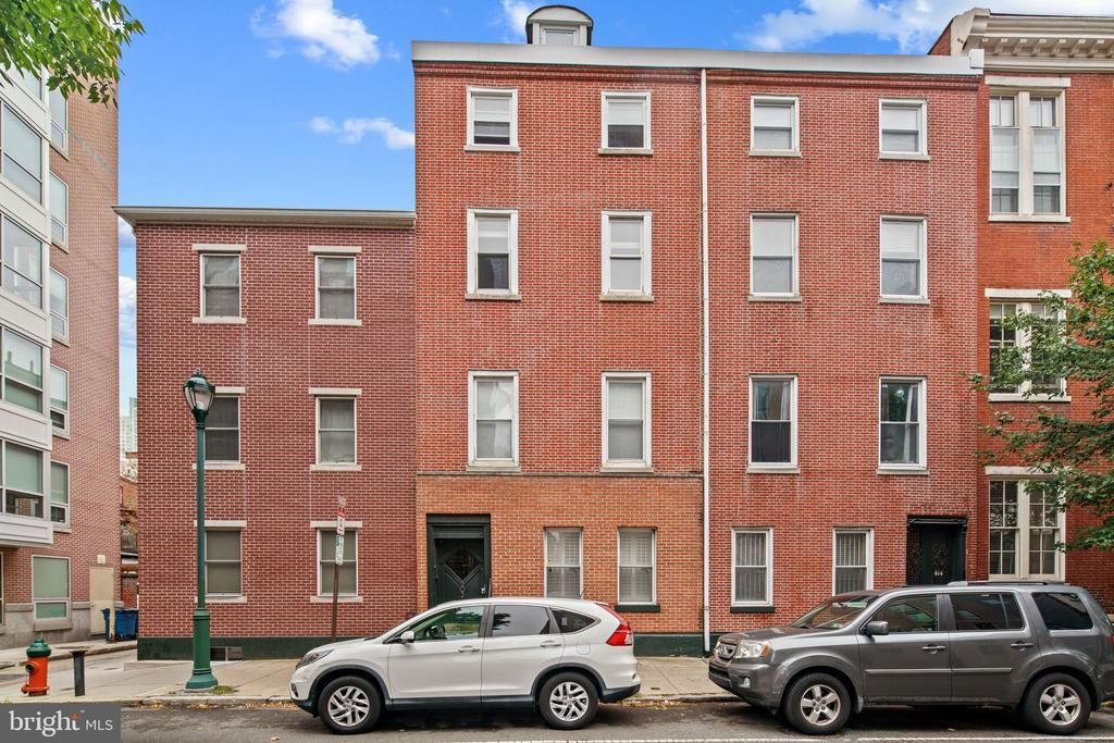 303 S 11th Street, Unit 9, Philadelphia, PA 19107 Main Photo