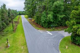 230 Appleby Avenue  photo 4