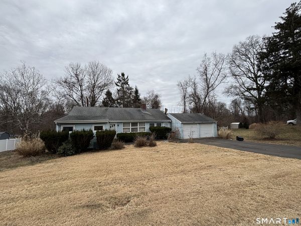 44 Upper State, North Haven, CT 06473