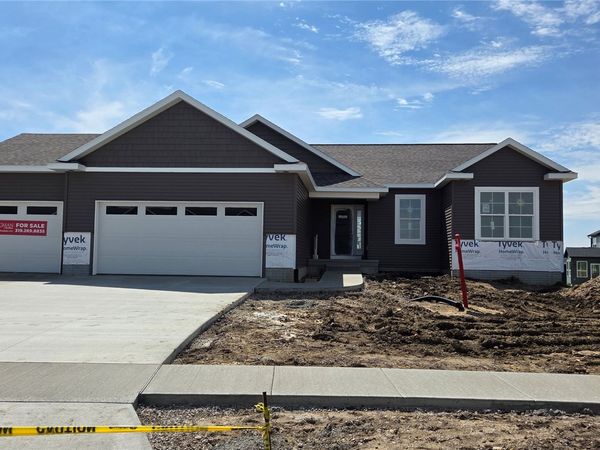 1985 Royal Oak Ridge Road, Marion, IA 52302