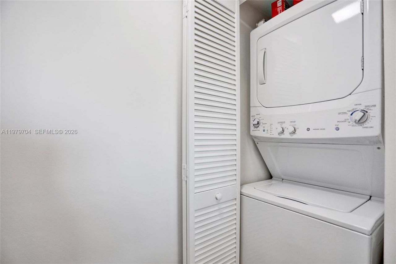 31 SE 5th St, Unit 4112, Miami, FL 33131 Photo