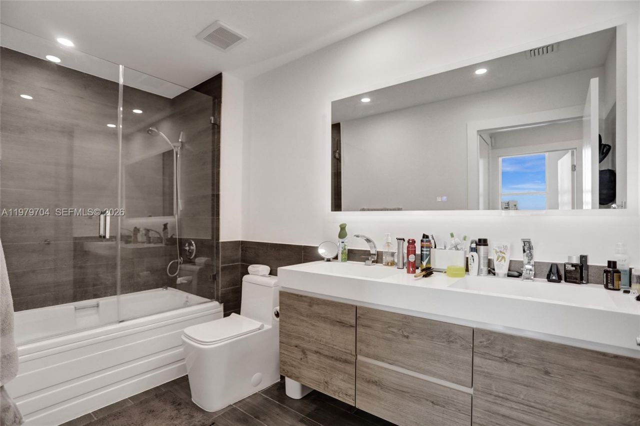 31 SE 5th St, Unit 4112, Miami, FL 33131 Photo