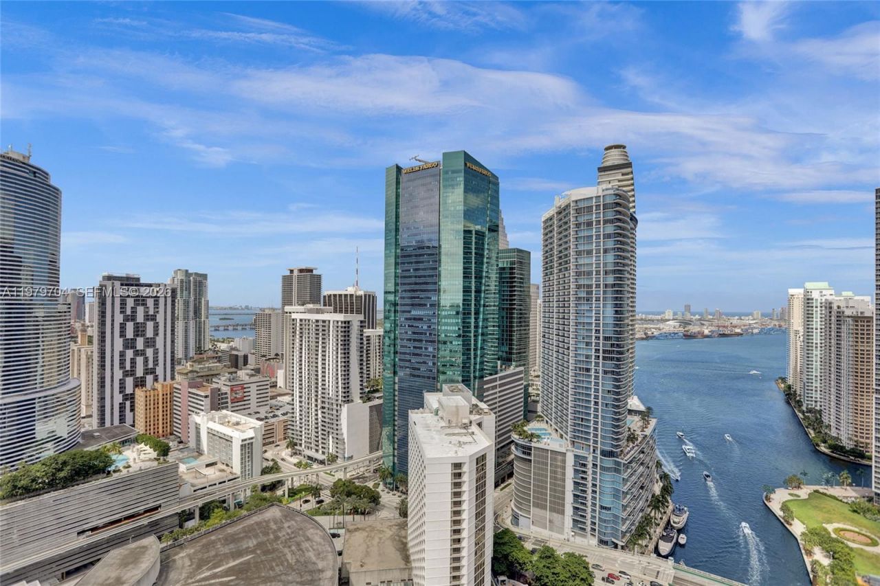 31 SE 5th St, Unit 4112, Miami, FL 33131 Photo