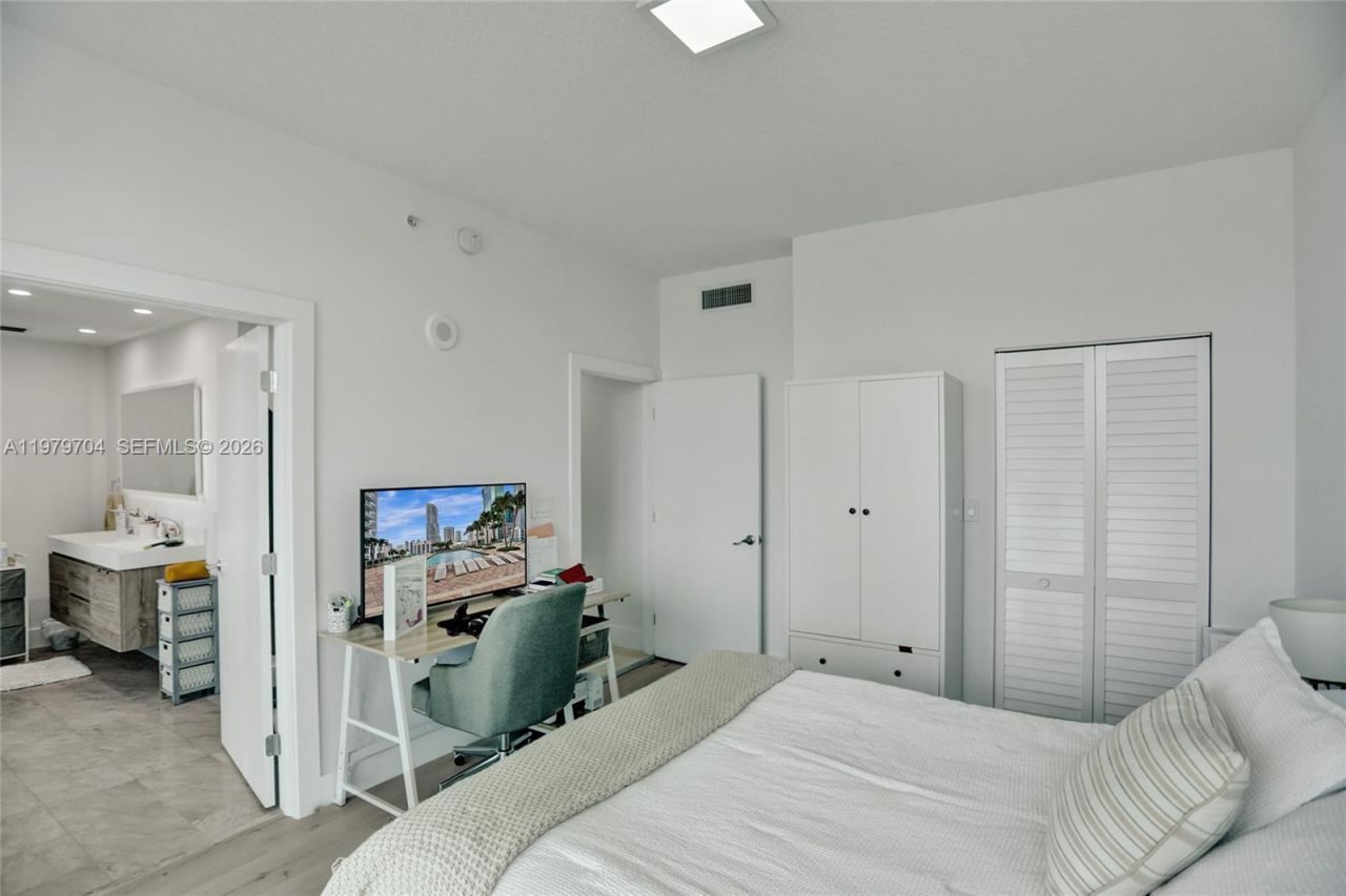 31 SE 5th St, Unit 4112, Miami, FL 33131 Photo