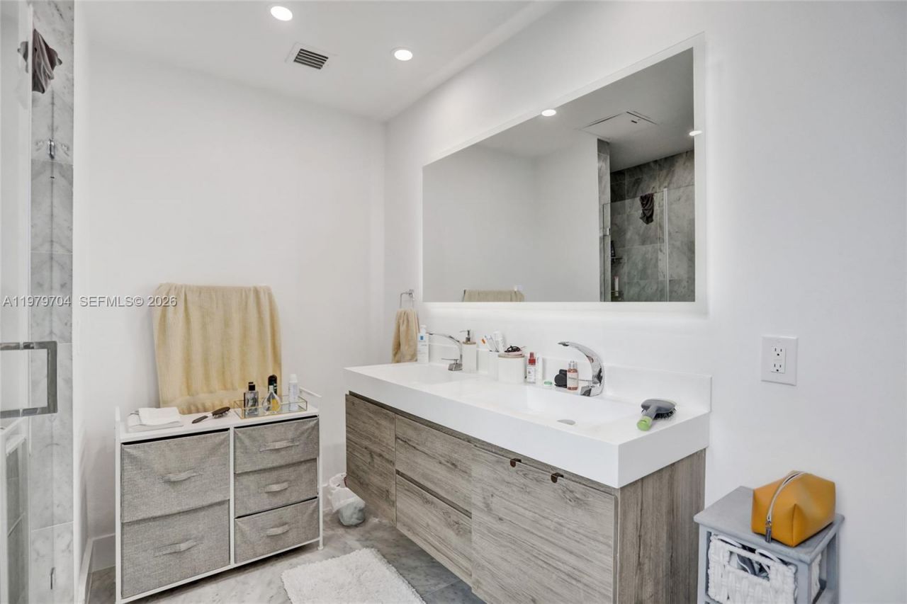 31 SE 5th St, Unit 4112, Miami, FL 33131 Photo