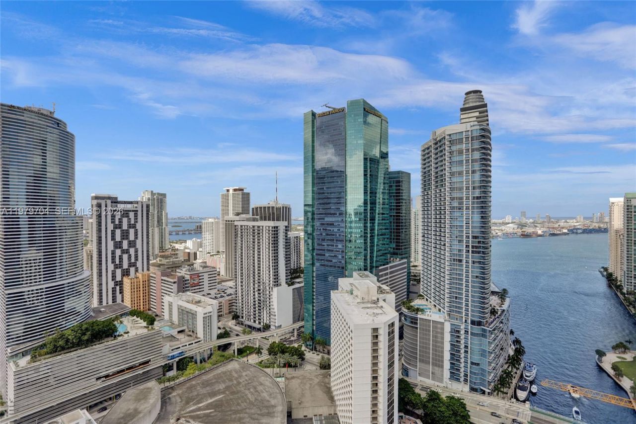 31 SE 5th St, Unit 4112, Miami, FL 33131 Photo