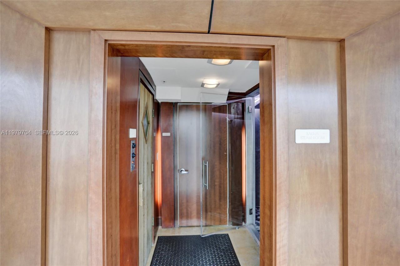 31 SE 5th St, Unit 4112, Miami, FL 33131 Photo