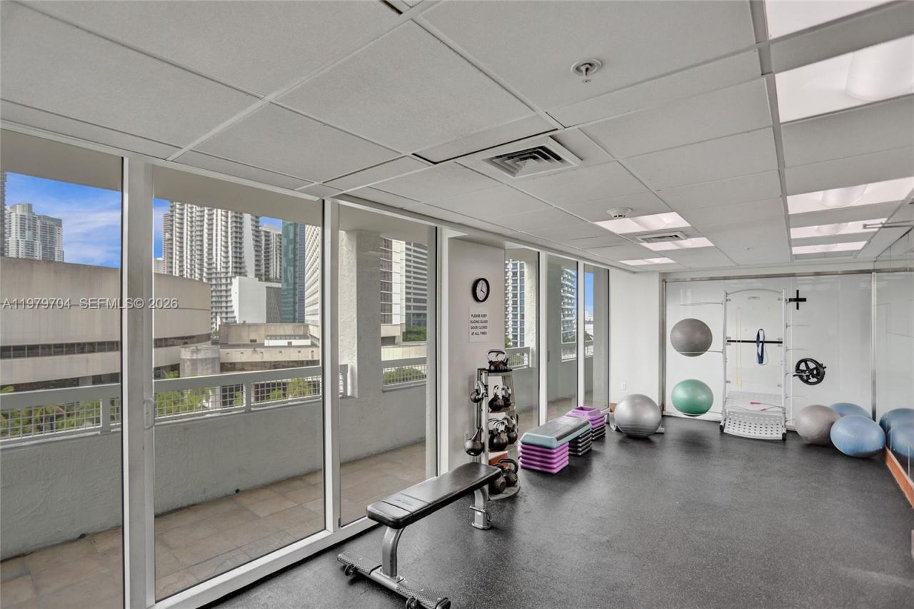 31 SE 5th St, Unit 4112, Miami, FL 33131 Photo