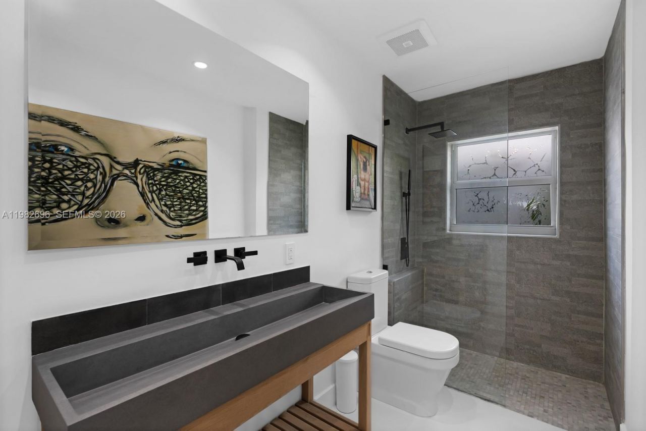 1865 Daytonia Rd , Miami Beach, FL 33141 Photo