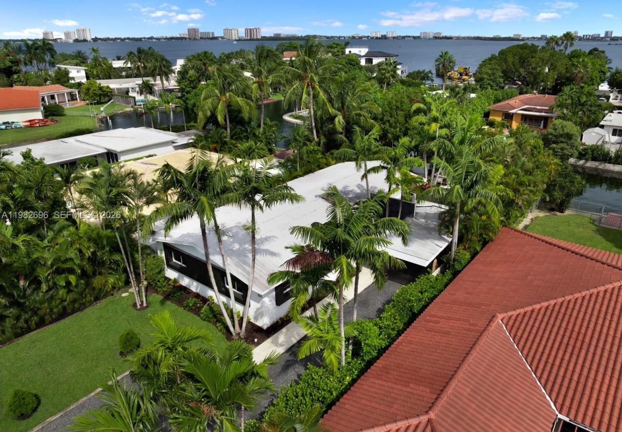 1865 Daytonia Rd , Miami Beach, FL 33141 Photo