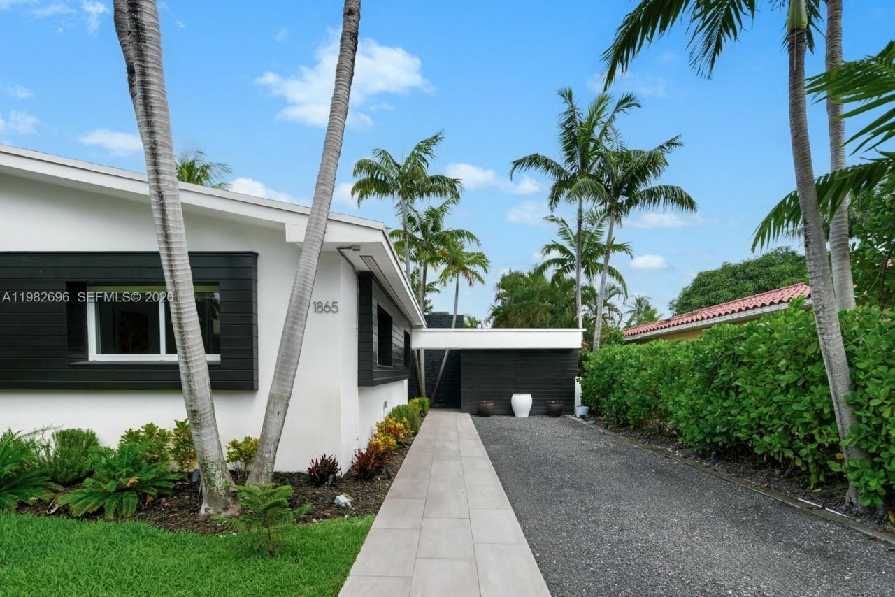 1865 Daytonia Rd , Miami Beach, FL 33141 Photo