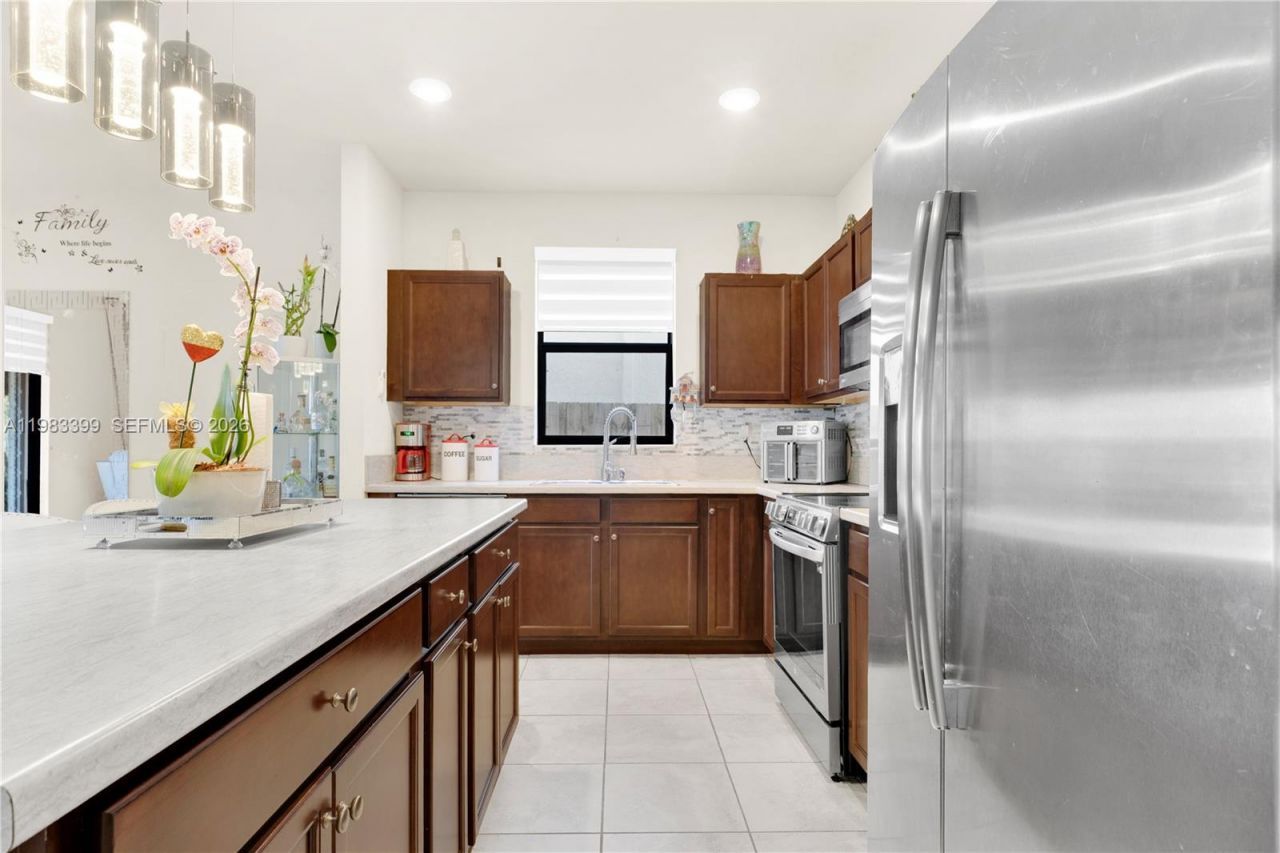 11827 SW 242nd Ter, Homestead, FL 33032 Photo