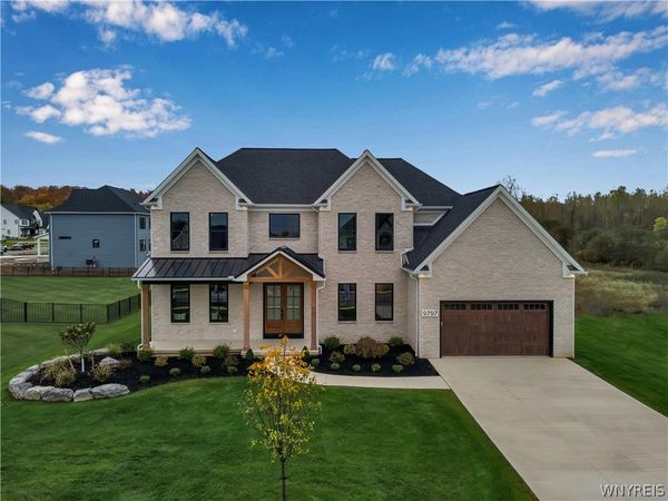 9797 Longleaf, Clarence, NY 14031