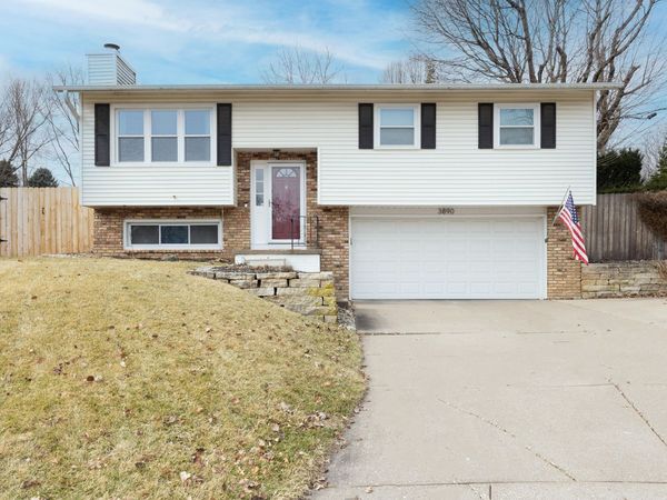 3890 Tanglefoot Court , Bettendorf, IA 52722