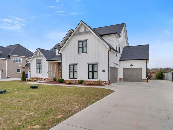 3806 Carriage Dr , Murfreesboro, TN 37128