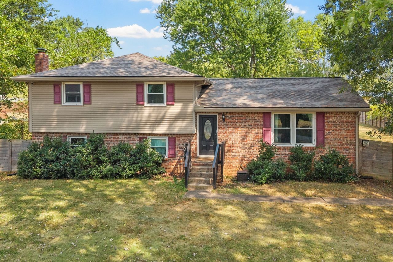 2079 Skyview Cir, Clarksville, TN 37042 Main Photo