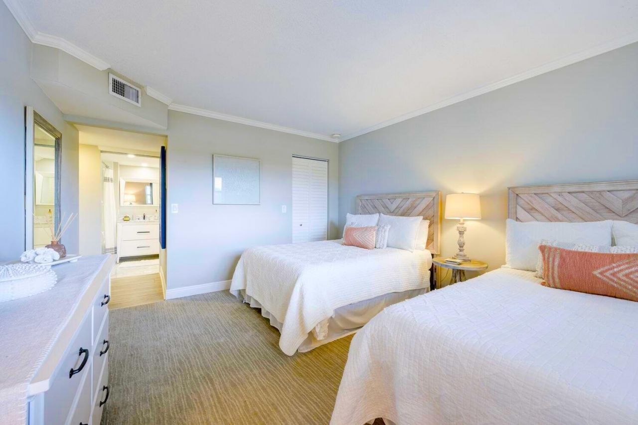 44 Yacht Club Drive, Unit 210, North Palm Beach, FL 33408 Photo