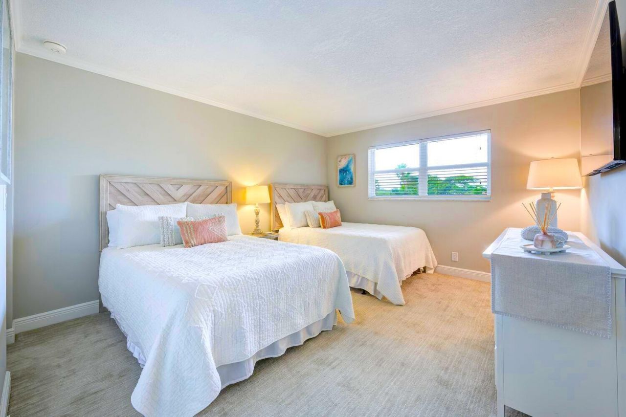 44 Yacht Club Drive, Unit 210, North Palm Beach, FL 33408 Photo