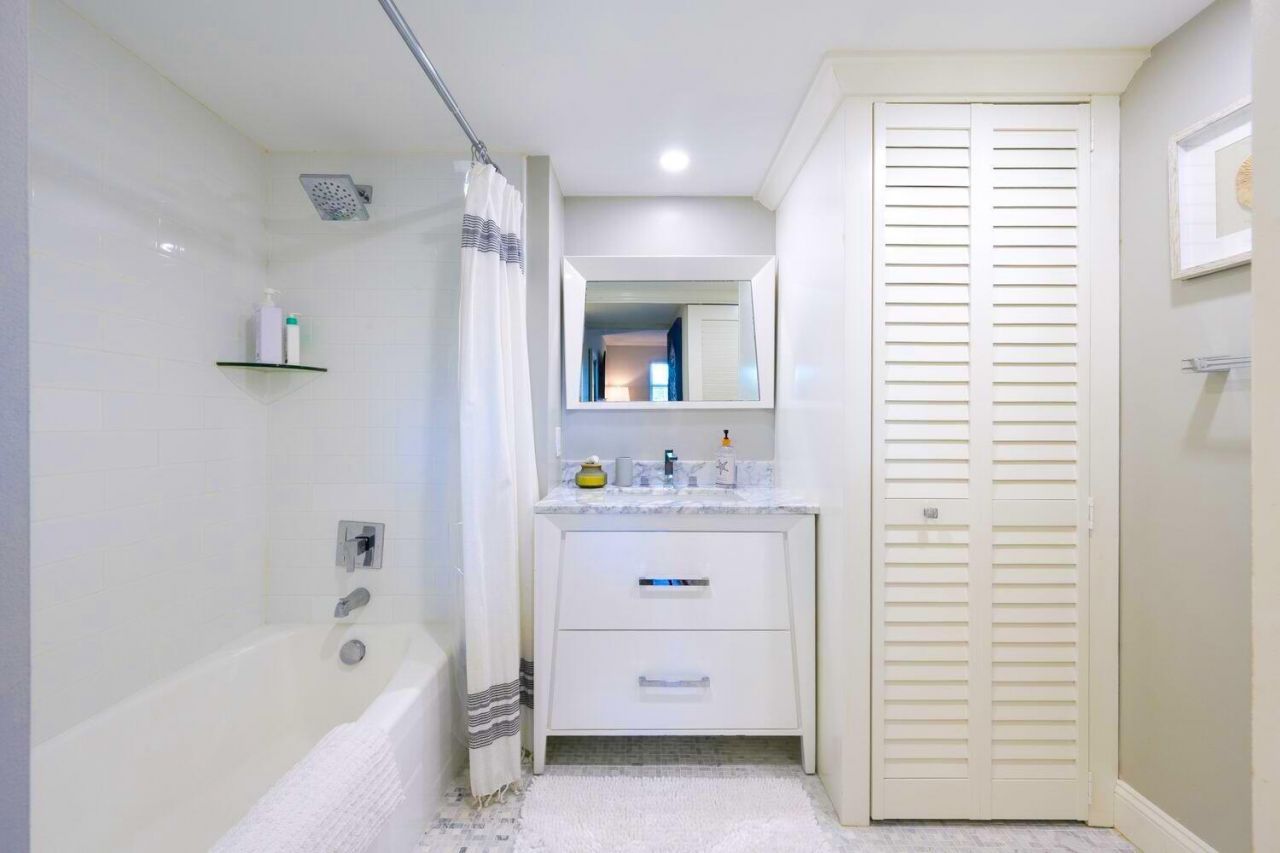 44 Yacht Club Drive, Unit 210, North Palm Beach, FL 33408 Photo