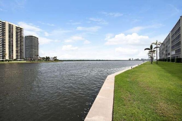 44 Yacht Club Drive, Unit 210, North Palm Beach, FL 33408 Photo