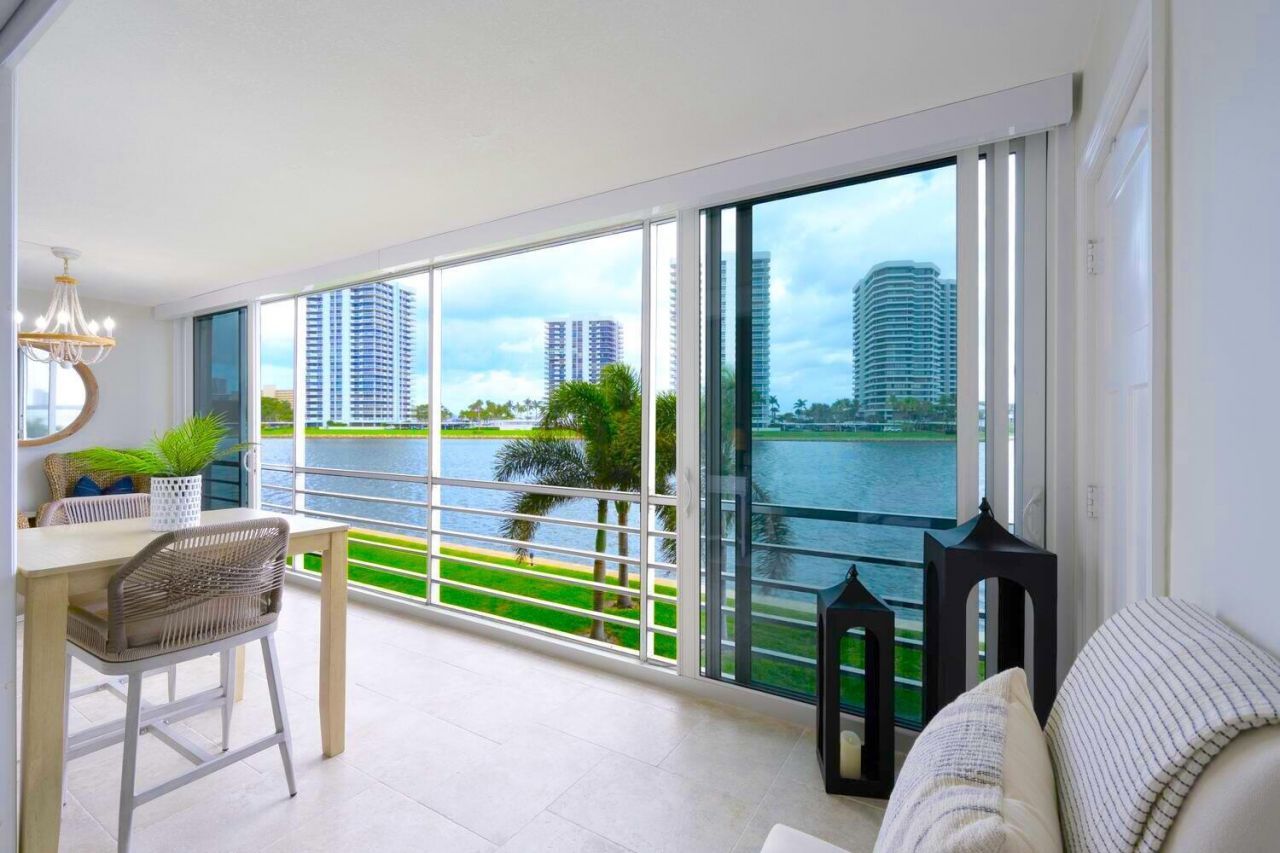 44 Yacht Club Drive, Unit 210, North Palm Beach, FL 33408 Photo