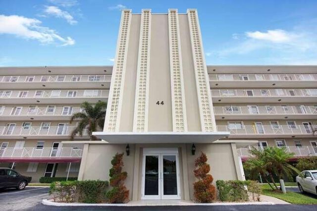 44 Yacht Club Drive, Unit 210, North Palm Beach, FL 33408 Photo