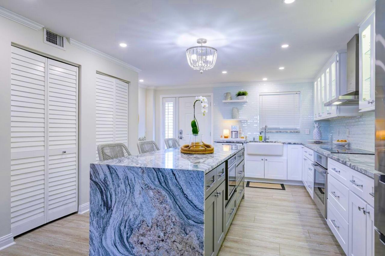 44 Yacht Club Drive, Unit 210, North Palm Beach, FL 33408 Photo