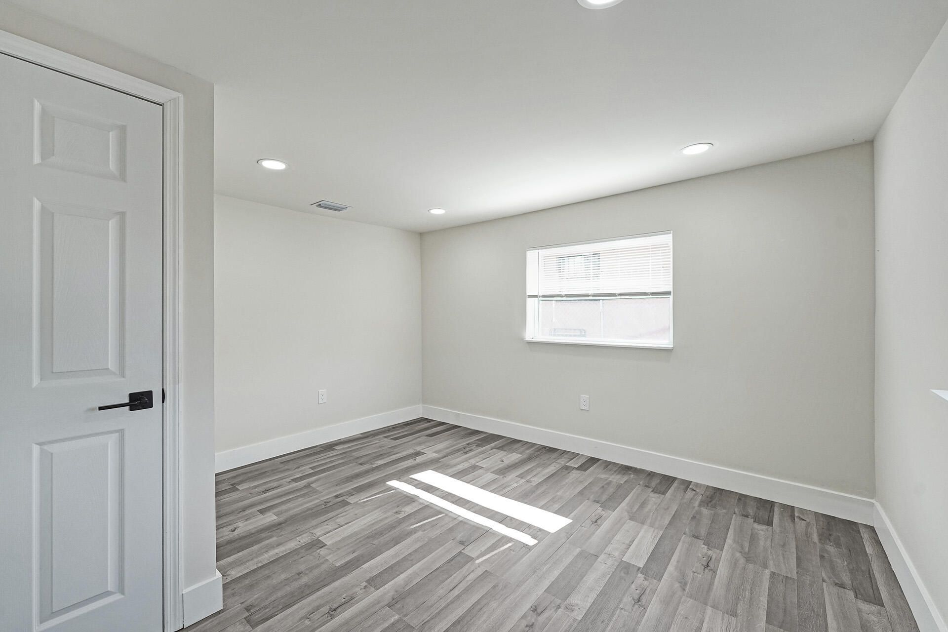 8229 NW 1st Place, Miami, FL 33150 Photo