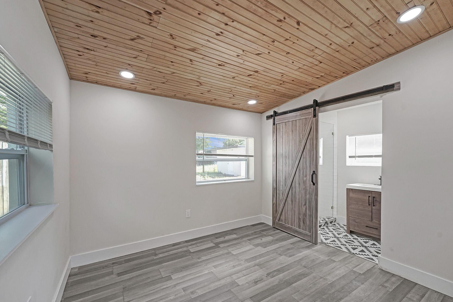 8229 NW 1st Place, Miami, FL 33150 Photo