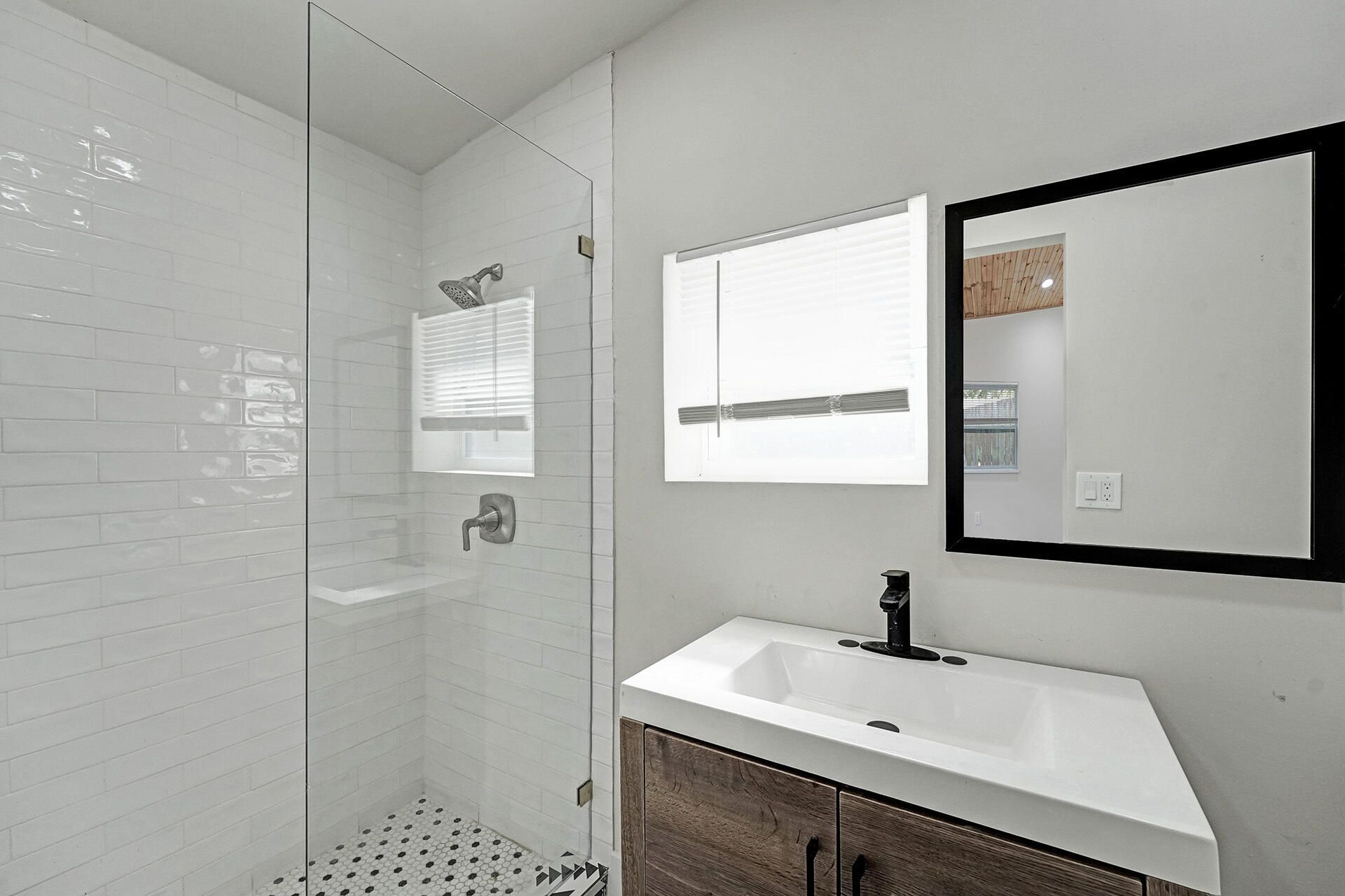 8229 NW 1st Place, Miami, FL 33150 Photo