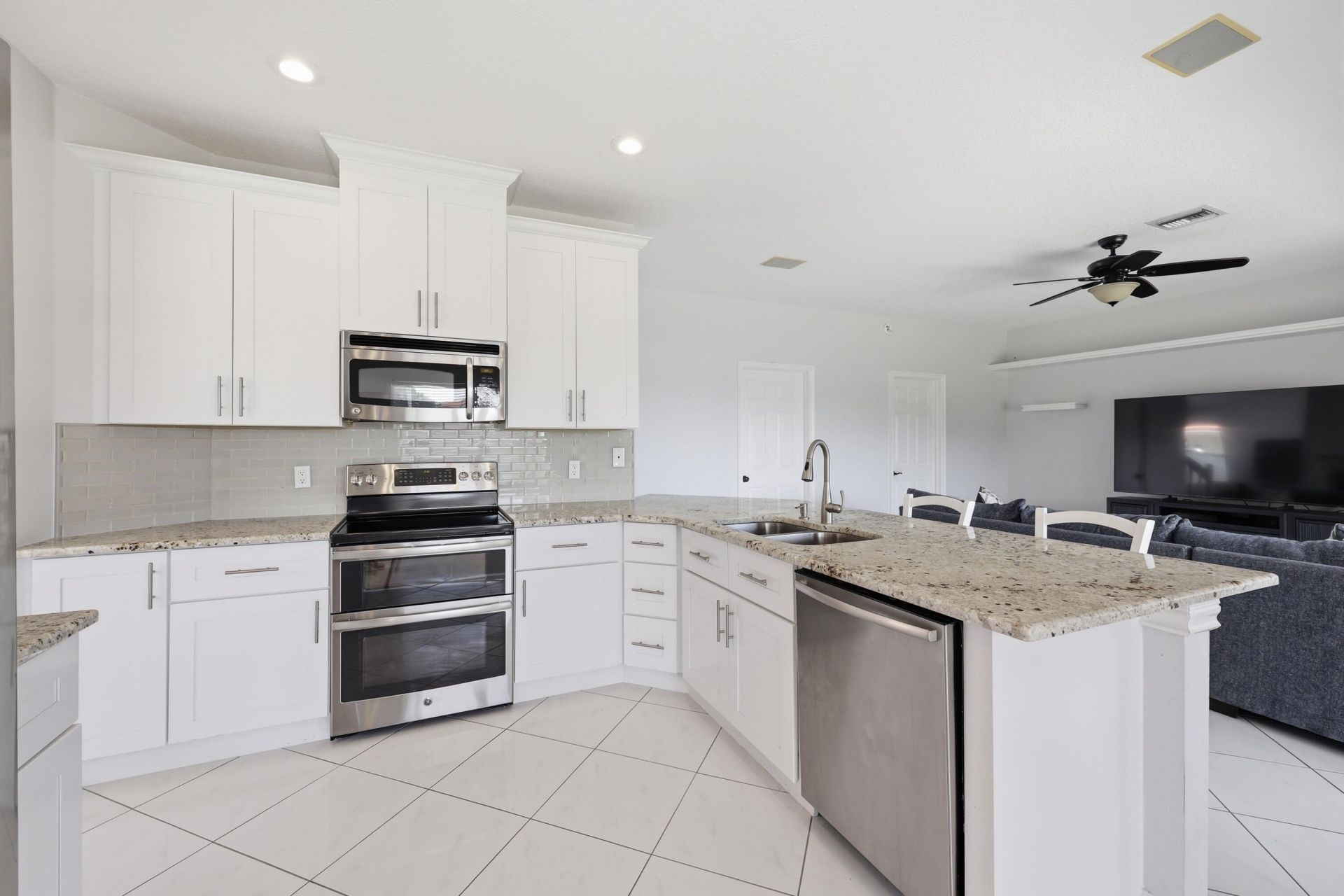 4956 SE Mariner Village Lane, Stuart, FL 34997 Photo