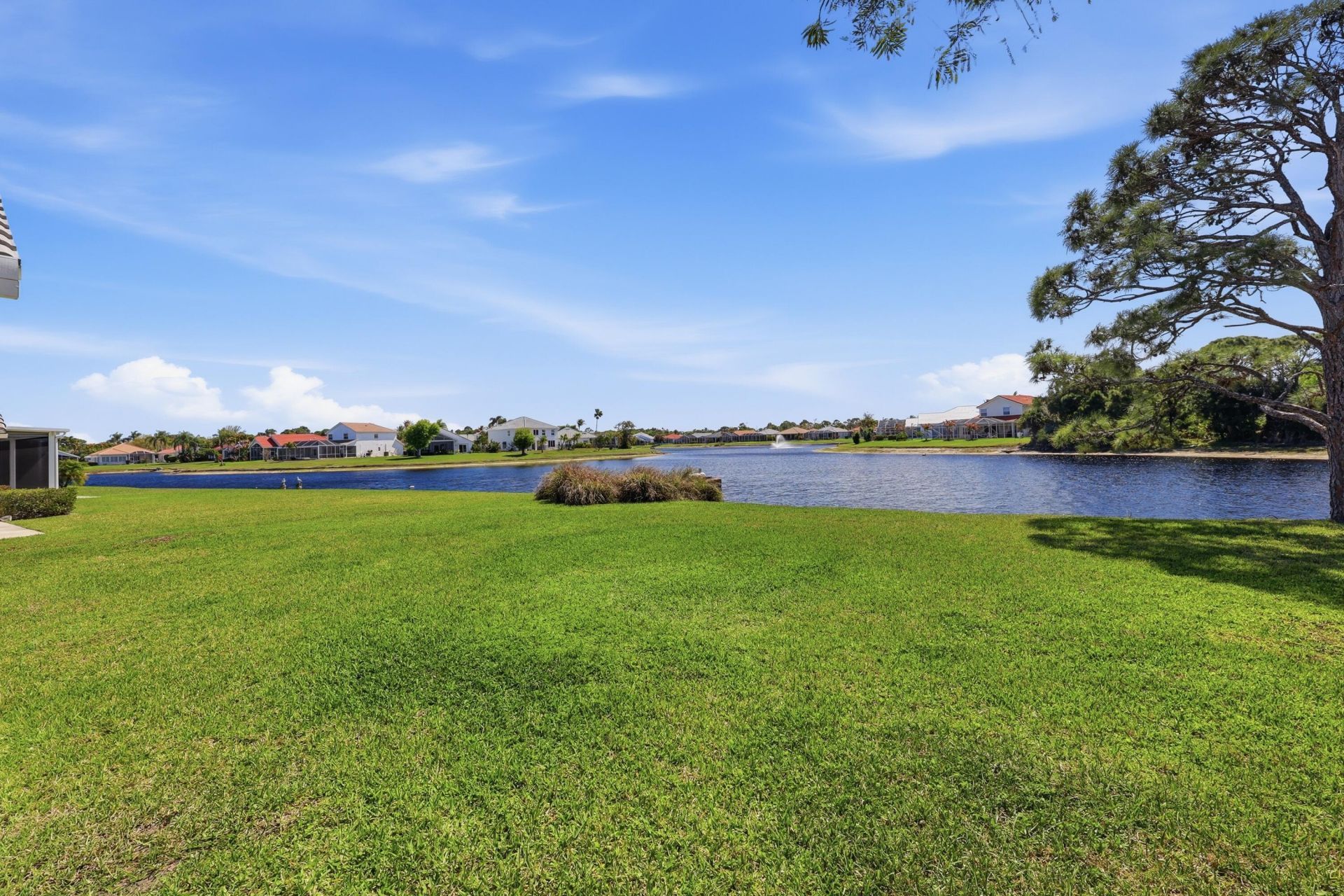 4956 SE Mariner Village Lane, Stuart, FL 34997 Photo