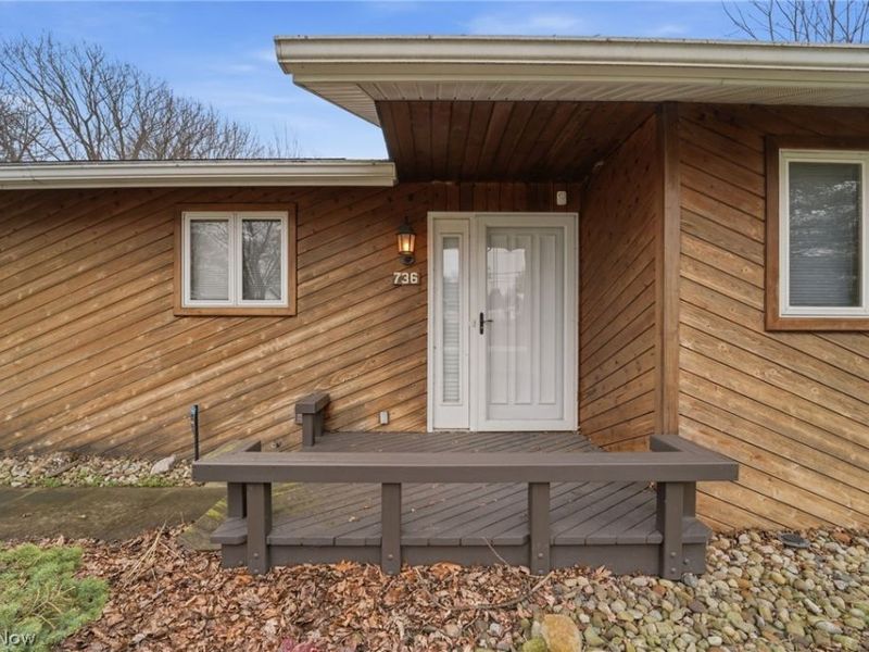 736 Lake Erie Street, Conneaut, OH 44030 Photo 2