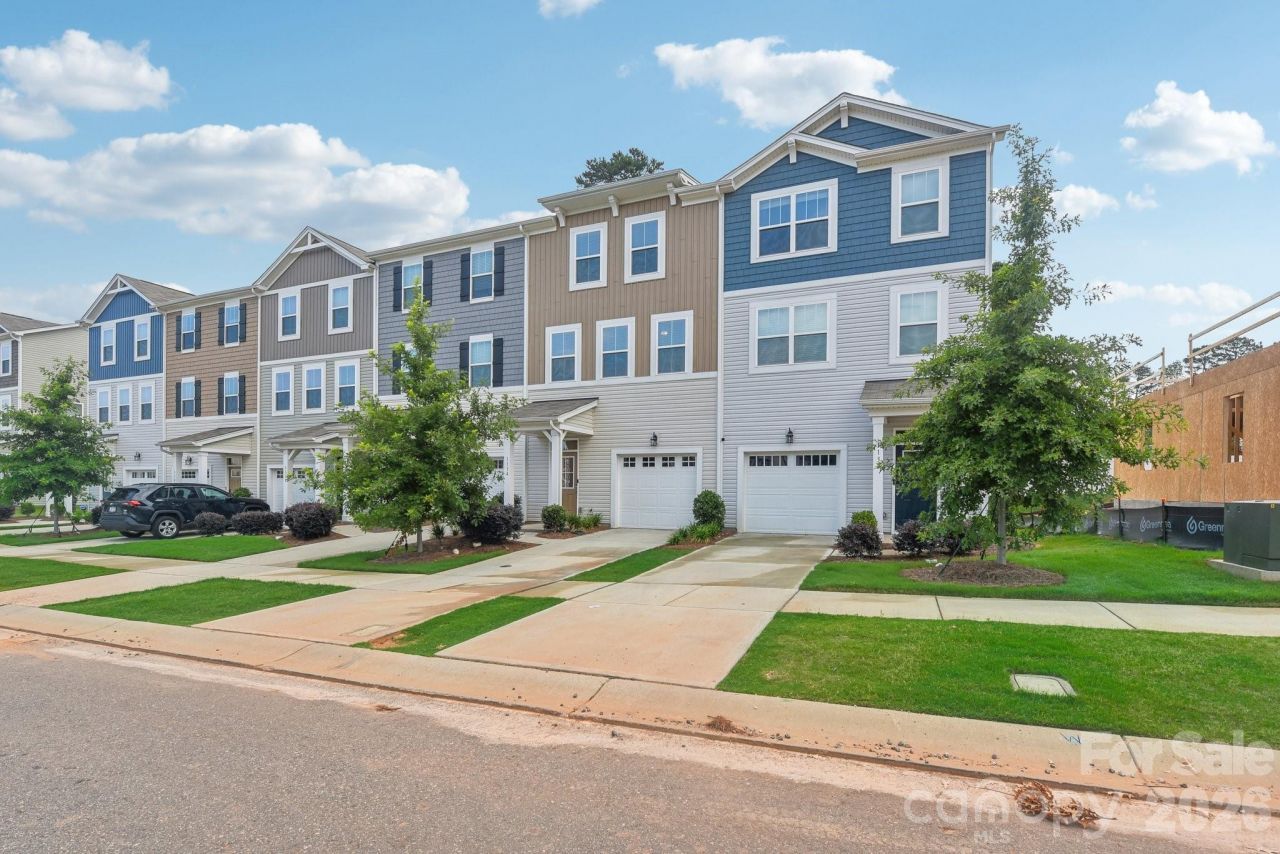 1134 Keydet Drive, Charlotte, NC 28216 Main Photo